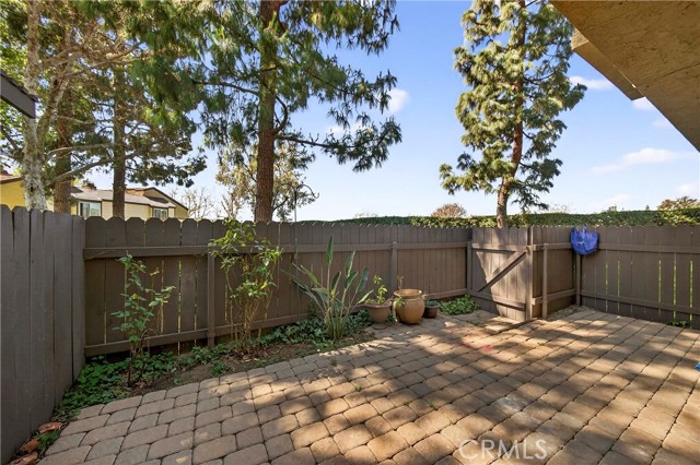 Detail Gallery Image 3 of 11 For 9322 Shadowood Dr a,  Montclair,  CA 91763 - 3 Beds | 2/1 Baths