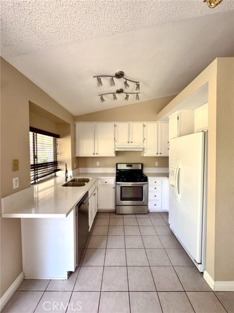 39761 Rustic Glen Drive, Temecula CA: https://media.crmls.org/medias/d52a51fc-ab35-4259-9456-be4ae061a539.jpg