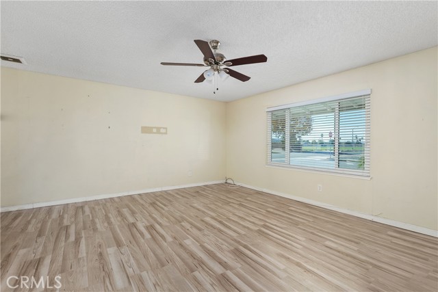 Detail Gallery Image 6 of 40 For 890 S Inez St. St, Hemet,  CA 92543 - 2 Beds | 2 Baths