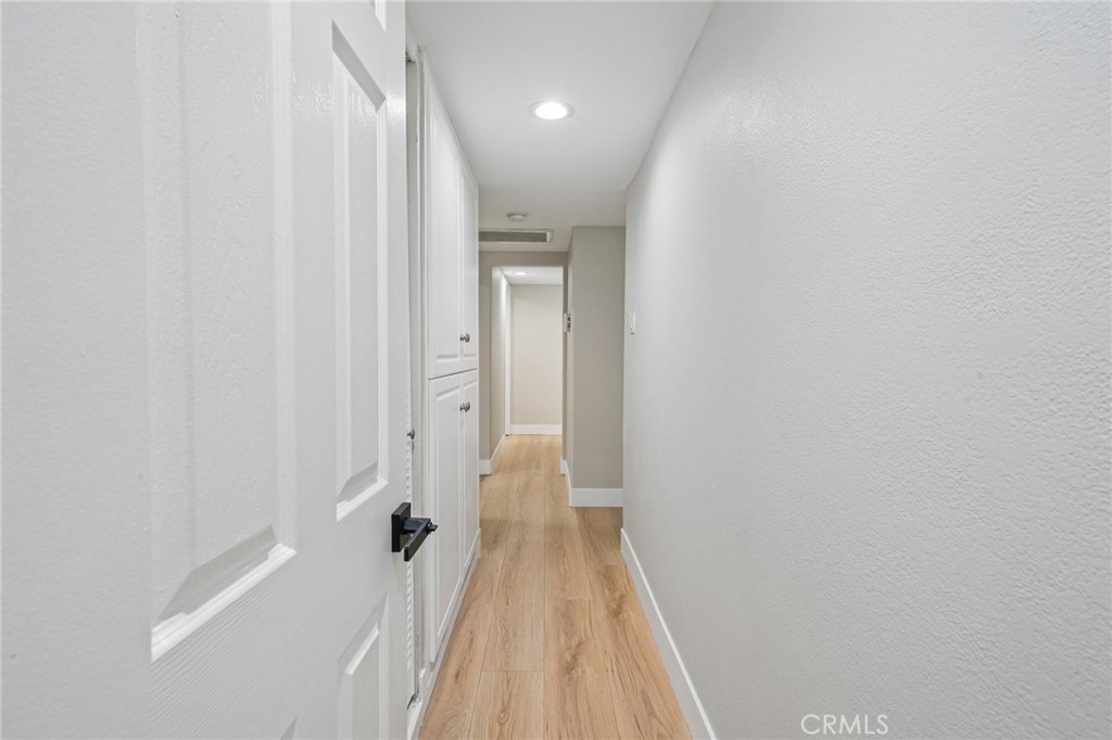 https://media.crmls.org/medias/d52a765e-e861-4f2a-8a38-baadff0b9b4b.jpg?preset=X-Large