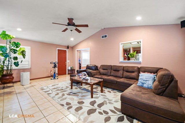 Detail Gallery Image 15 of 21 For 2209 Ruffino Ct., Delano,  CA 93215 - 4 Beds | 3 Baths