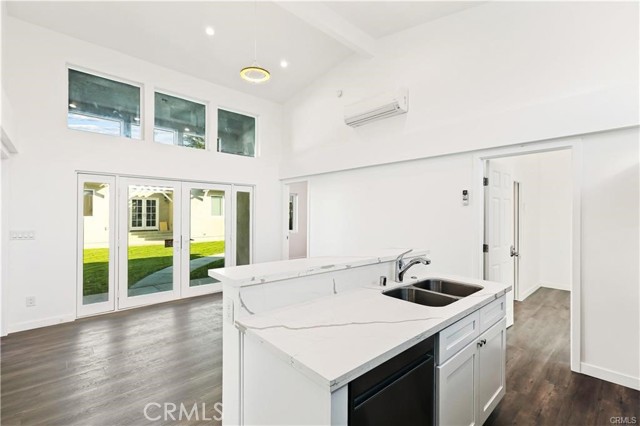 Detail Gallery Image 3 of 18 For 552 N Cambridge St, Orange,  CA 92867 - – Beds | – Baths