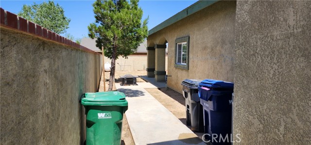 Detail Gallery Image 4 of 45 For 7349 Dogwood Ave, California City,  CA 93505 - 3 Beds | 2 Baths