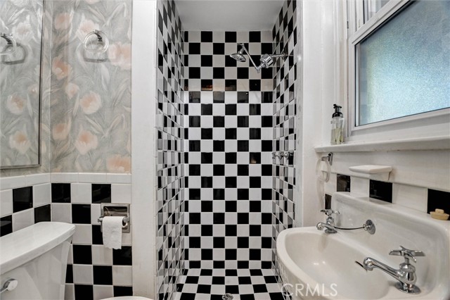 Detail Gallery Image 14 of 33 For 245 W Scenic Dr, Monrovia,  CA 91016 - 3 Beds | 3 Baths