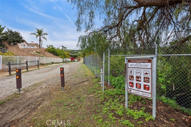 4 Chisholm Trail, Trabuco Canyon CA: https://media.crmls.org/medias/d52e81d5-81e5-4ba0-865c-c9d218c22824.jpg