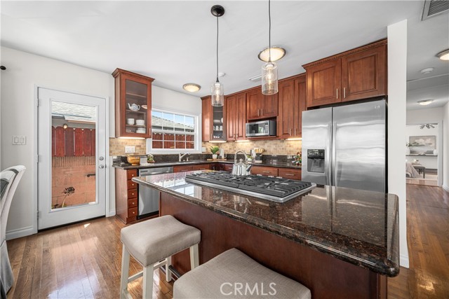 Detail Gallery Image 17 of 55 For 5530 E Mezzanine Way, Long Beach,  CA 90808 - 4 Beds | 3/1 Baths