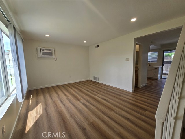 Detail Gallery Image 3 of 16 For 160 Greentree, La Habra,  CA 90631 - 2 Beds | 1/1 Baths