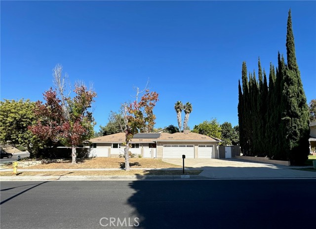 Detail Gallery Image 1 of 25 For 1011 Hyde Park Dr, Santa Ana,  CA 92705 - 4 Beds | 3 Baths