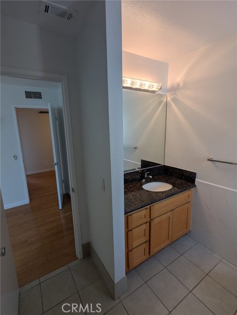Detail Gallery Image 13 of 21 For 18333 Hatteras St #41,  Tarzana,  CA 91356 - 2 Beds | 2/1 Baths