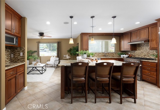 Detail Gallery Image 8 of 38 For 1032 Saint John Pl, North Tustin,  CA 92705 - 4 Beds | 2/1 Baths