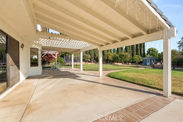6641 Hawarden Drive, Riverside CA: https://media.crmls.org/medias/d53093e7-8a93-41df-a465-9a50d40f75c0.jpg