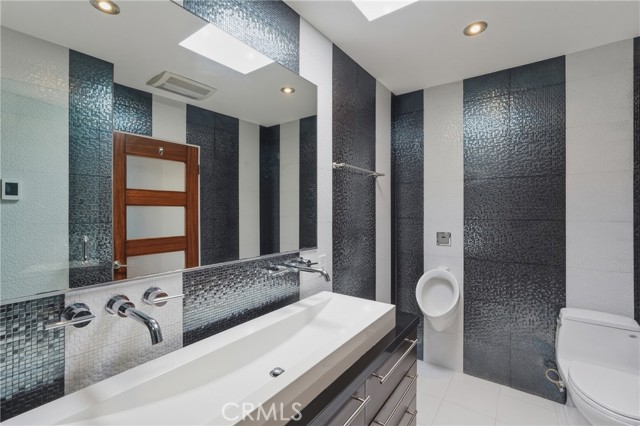 Detail Gallery Image 26 of 48 For 13231 Fiji Way #H,  Marina Del Rey,  CA 90292 - 3 Beds | 2/1 Baths