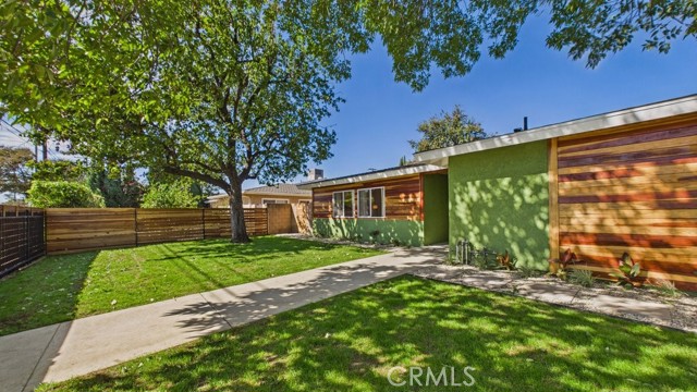 15859 Parthenia Street photo 4