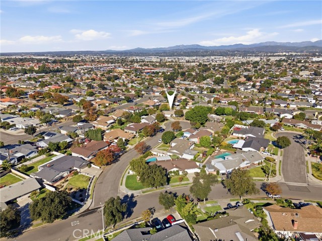 Detail Gallery Image 33 of 38 For 335 N London Pl, Anaheim,  CA 92806 - 5 Beds | 3 Baths
