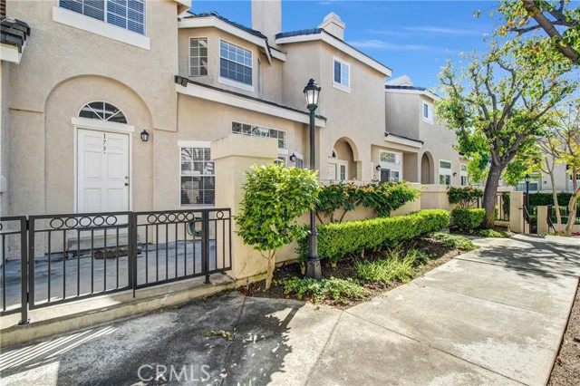2300 Maple Ave, Torrance CA: https://media.crmls.org/medias/d5317f3b-61be-4ebc-9ebe-8dbd6b3cf49a.jpg