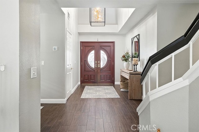 Detail Gallery Image 3 of 59 For 23456 Thornewood Dr, Newhall,  CA 91321 - 6 Beds | 4 Baths