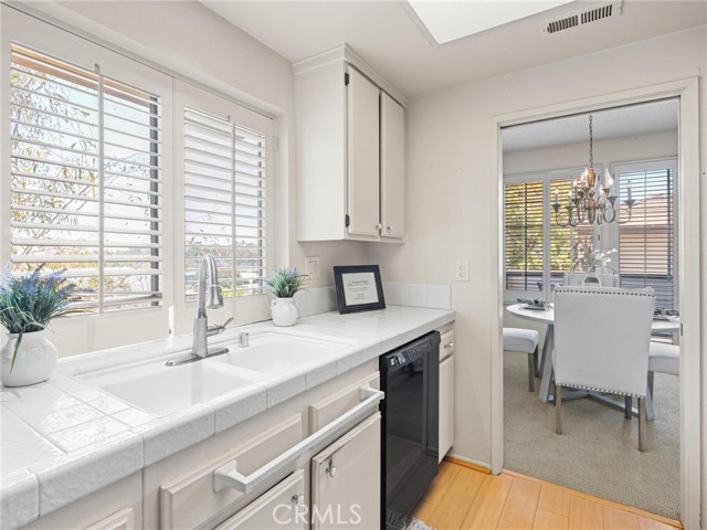 Image 22 of 41 For 2563 Plaza Del Amo  312