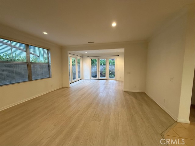 211 Mantle, Irvine CA: https://media.crmls.org/medias/d531e35a-f06d-4f25-a745-c6df2d3871fe.jpg