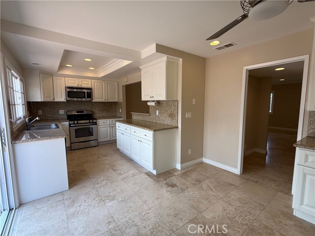 Detail Gallery Image 6 of 24 For 2632 Vista Del Oro, Newport Beach,  CA 92660 - 4 Beds | 2/1 Baths
