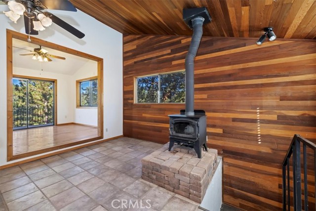 Detail Gallery Image 2 of 47 For 6302 Spruce, Angelus Oaks,  CA 92305 - 2 Beds | 2 Baths