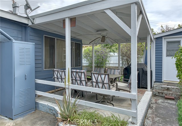 3611 Fourth Avenue, Glendale CA: https://media.crmls.org/medias/d5328b8e-5c79-4995-bf54-f5f2148b7db7.jpg