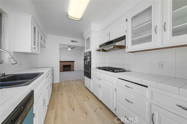 Detail Gallery Image 12 of 33 For 401 S Basque, Fullerton,  CA 92833 - 4 Beds | 2 Baths