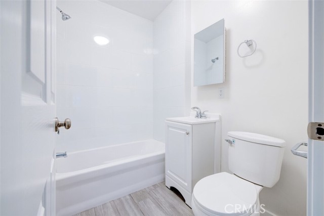 12 1/2 25th Place, Venice CA: https://media.crmls.org/medias/d533ff42-4baa-44f4-8ed0-f5dbe863df72.jpg