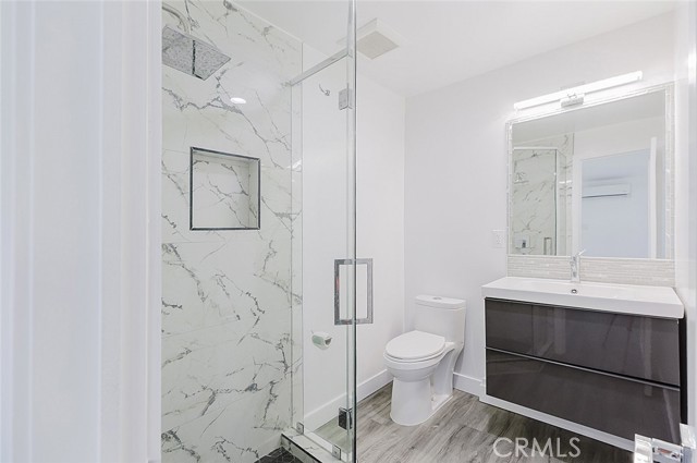 Detail Gallery Image 7 of 19 For 20534 1/2 Miranda Pl, Woodland Hills,  CA 91367 - 0 Beds | 1 Baths