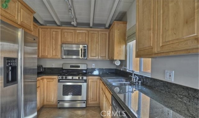 Detail Gallery Image 25 of 29 For 75 Claremont, Long Beach,  CA 90803 - 4 Beds | 4 Baths