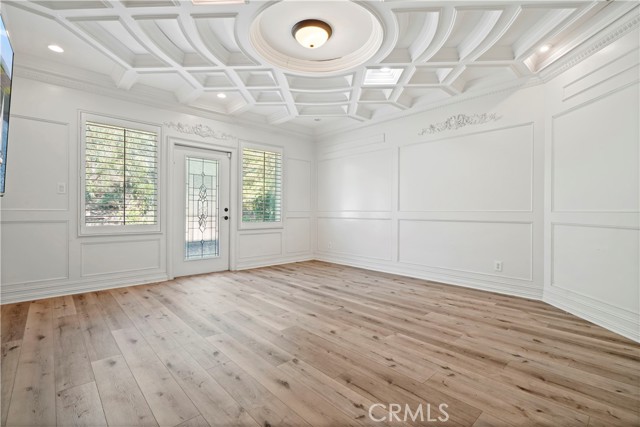 29123 Black Pine Way, Saugus CA: https://media.crmls.org/medias/d53491d3-9800-4875-89aa-9c092ce904b0.jpg