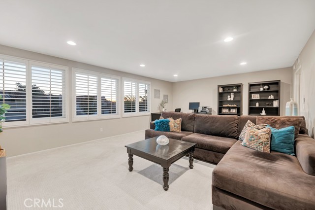 Detail Gallery Image 33 of 64 For 1799 Roulette Cir, Thousand Oaks,  CA 91362 - 5 Beds | 4 Baths