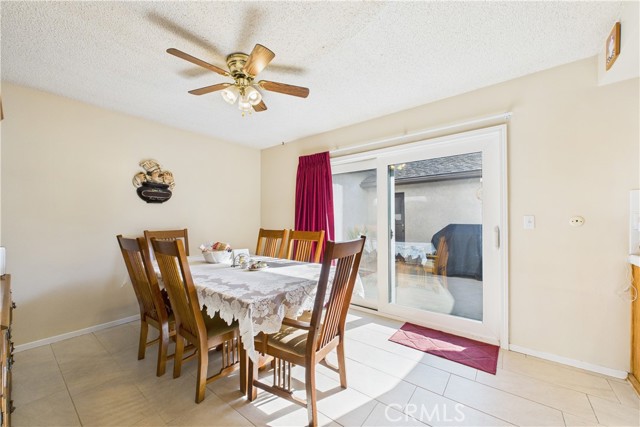 Detail Gallery Image 7 of 25 For 1331 W Cerritos #25,  Anaheim,  CA 92802 - 3 Beds | 2/1 Baths