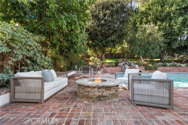 Detail Gallery Image 36 of 44 For 4943 Palomar Dr, Tarzana,  CA 91356 - 4 Beds | 3/1 Baths