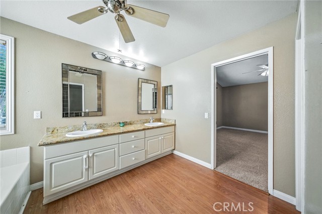 41980 Trinity River Way, Murrieta CA: https://media.crmls.org/medias/d535ab7c-0b8a-499a-9e7d-b3b070c01e00.jpg