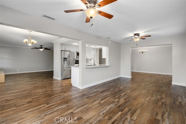 Detail Gallery Image 4 of 45 For 30698 Long Point, Canyon Lake,  CA 92587 - 3 Beds | 2 Baths