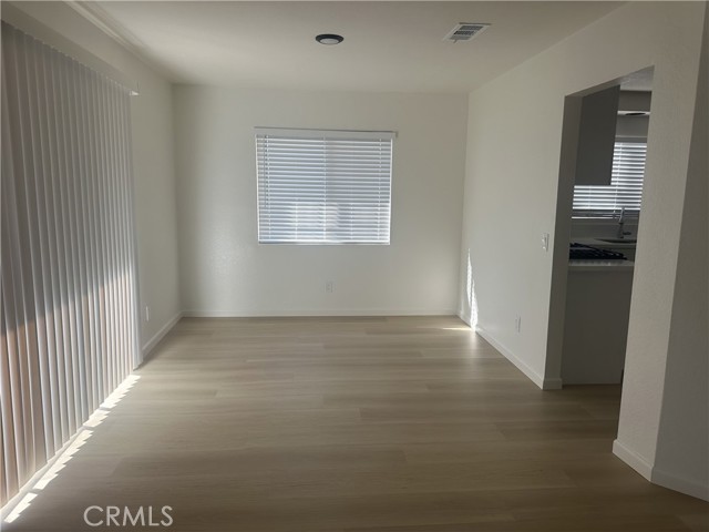 Detail Gallery Image 5 of 10 For 25667 Kalmia, Moreno Valley,  CA 92557 - 4 Beds | 2/1 Baths