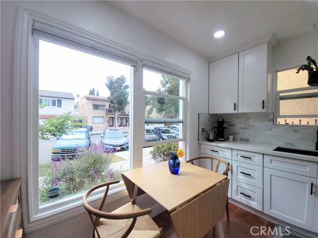 Detail Gallery Image 9 of 21 For 1023 E 1st St #3,  Long Beach,  CA 90802 - 1 Beds | 1 Baths