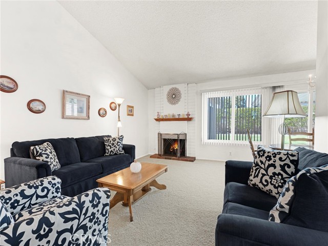 Detail Gallery Image 8 of 37 For 26953 Cuatro Milpas St, Valencia,  CA 91354 - 3 Beds | 2 Baths