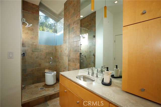 Detail Gallery Image 22 of 35 For 1624 Santa Barbara Ave, Glendale,  CA 91208 - 4 Beds | 3 Baths