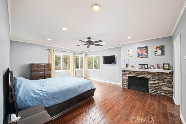 Detail Gallery Image 12 of 22 For 12442 Rye St, Studio City,  CA 91604 - 4 Beds | 2/1 Baths