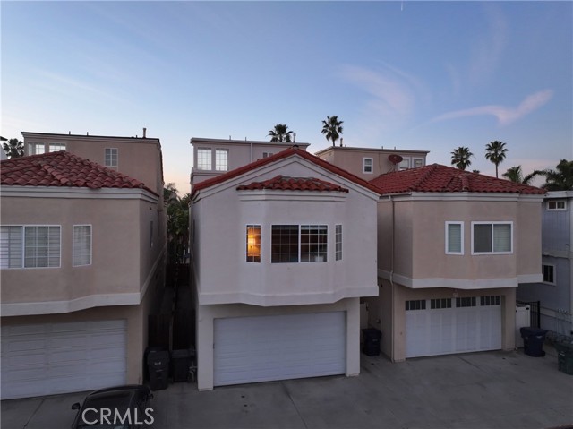 Detail Gallery Image 29 of 34 For 210 6th, Huntington Beach,  CA 92648 - 3 Beds | 2/2 Baths