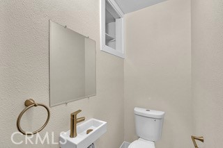 https://media.crmls.org/medias/d53833fe-c504-42dc-837b-625ad2d4b421.jpg?preset=X-Large