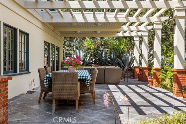 1624 Arboles Drive, Glendale CA: https://media.crmls.org/medias/d538c798-f7d8-4795-934b-ba7a565ef178.jpg