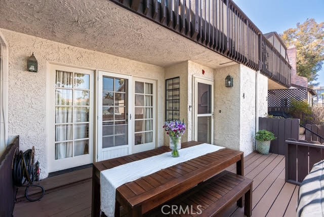 Detail Gallery Image 16 of 20 For 240 S Broadway #4,  Redondo Beach,  CA 90277 - 2 Beds | 2/1 Baths