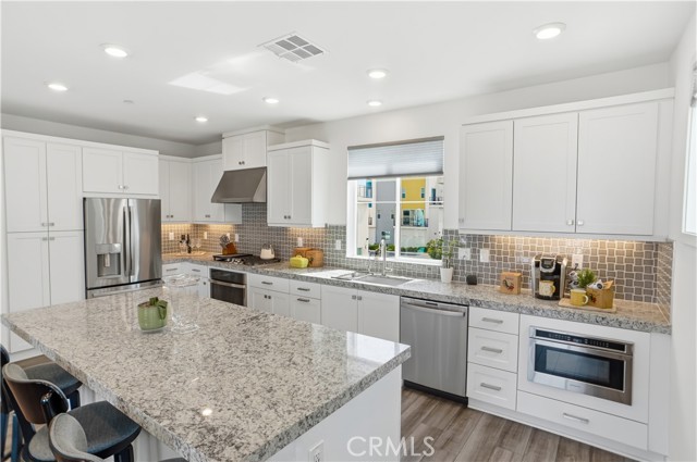 Detail Gallery Image 10 of 31 For 27465 Chamise, Valencia,  CA 91381 - 2 Beds | 3 Baths