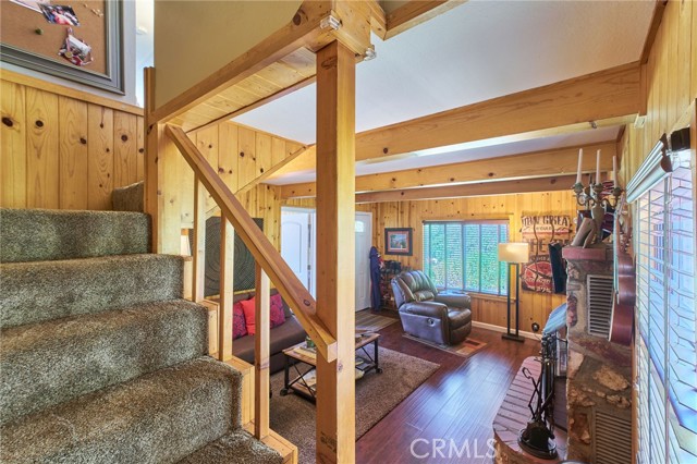 39676 Oak Glen Road, Fawnskin CA: https://media.crmls.org/medias/d53948fb-2e08-43ee-a3e3-aac1290efe54.jpg