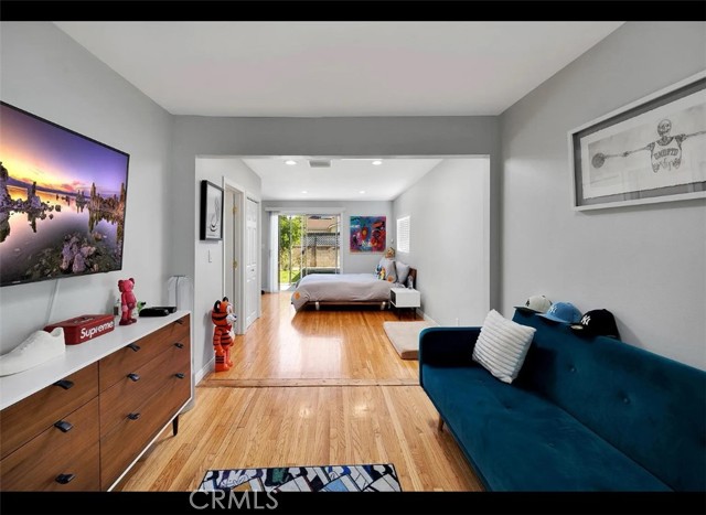 17621 Lemay Street, Lake Balboa CA: https://media.crmls.org/medias/d53952a1-cbbc-4d45-a506-32210bf35202.jpg