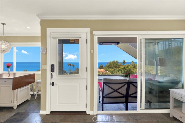 21692 Ocean Vista Drive, Laguna Beach CA: https://media.crmls.org/medias/d539809c-a6bb-43cf-8c08-a0da0769a623.jpg