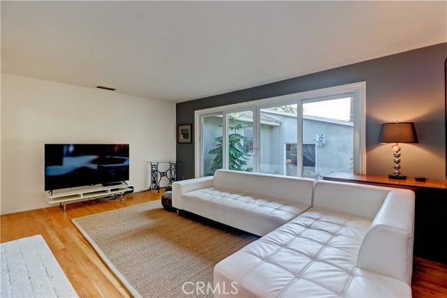 1403 Cuernavaca Place, Claremont CA: https://media.crmls.org/medias/d5399730-b377-4989-9368-223b57da9ddf.jpg