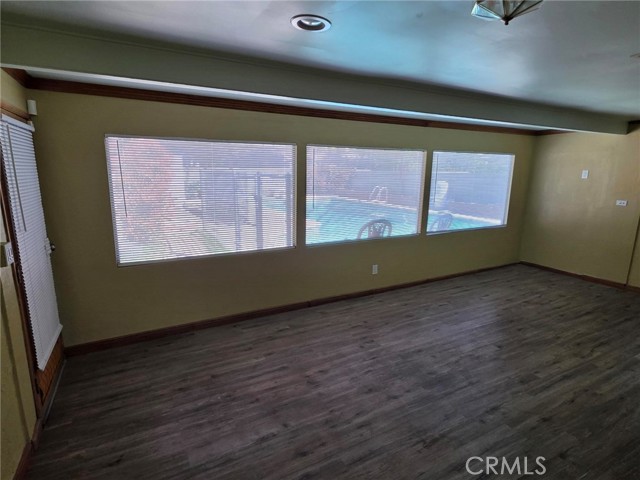 Detail Gallery Image 12 of 13 For 520 Country Club Lane, San Bernardino,  CA 92404 - 3 Beds | 1/1 Baths